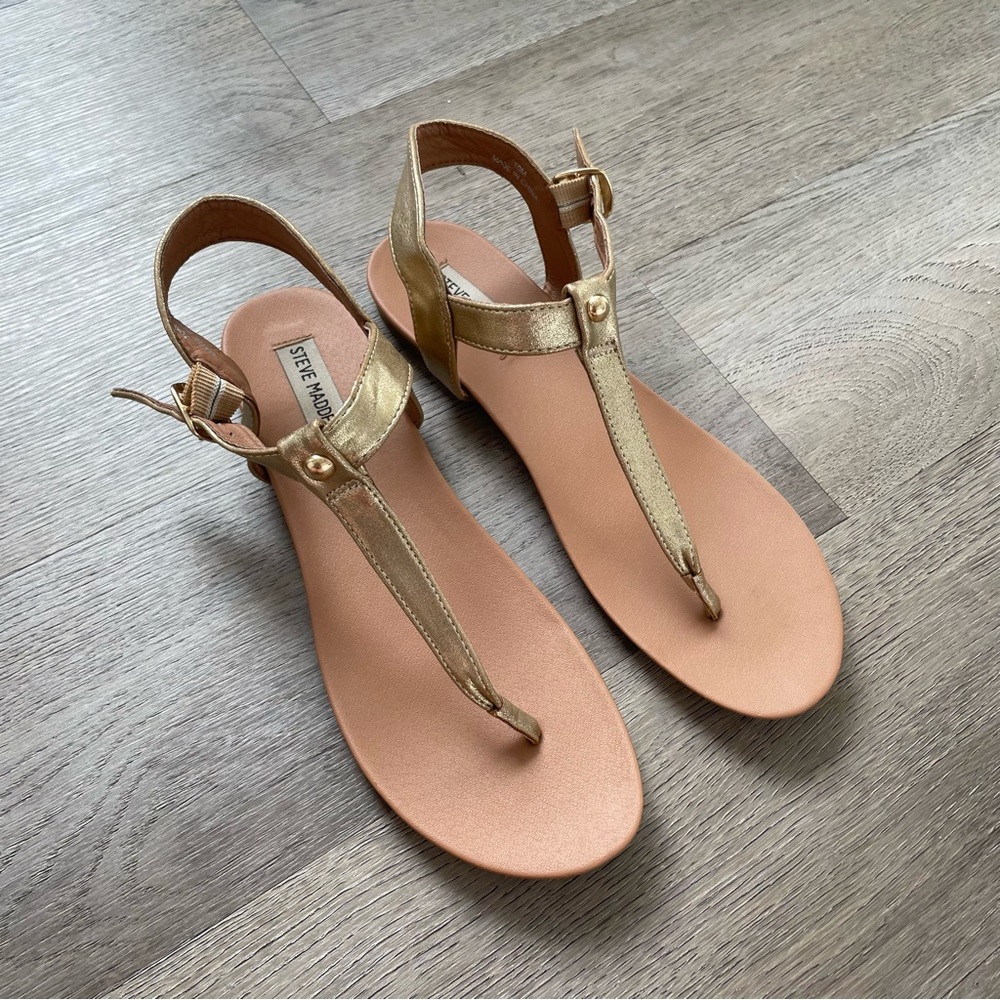 Steve Madden Buckle Gold Metallic Sandals Thong Fancy Vacation Summer Strap 10